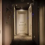 Hotell The Frame 4*