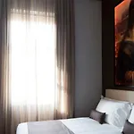 Otel The Frame 4*