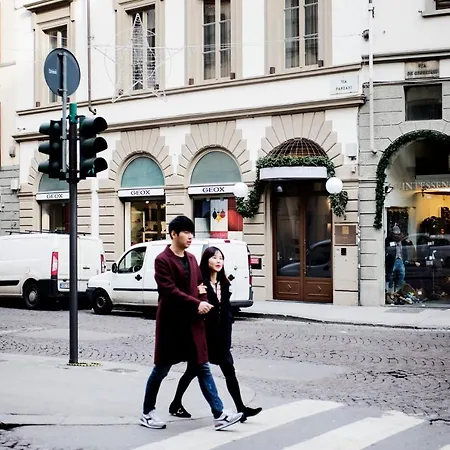 Szálloda The Frame 4*